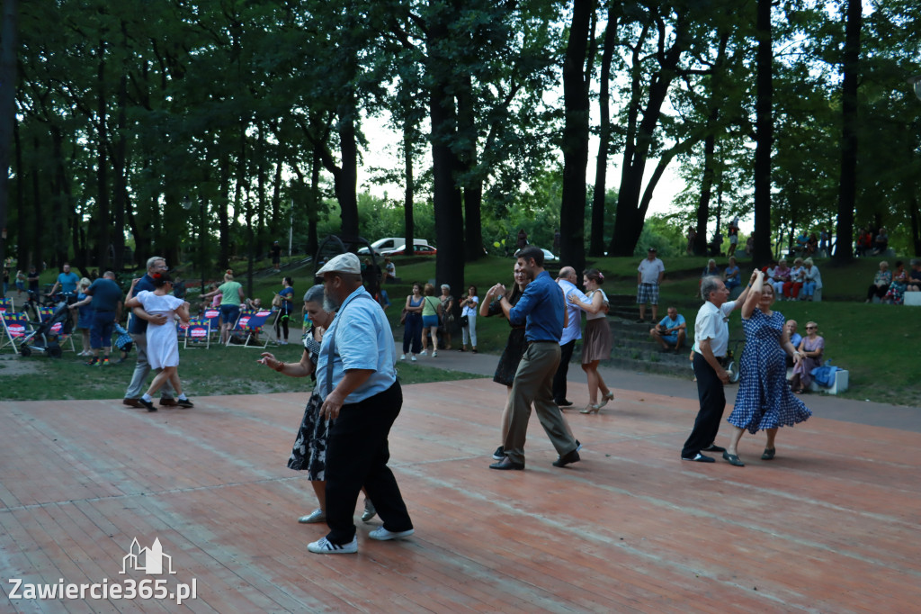 Słodkie Swing Party w Parku Miejskim w Zawierciu