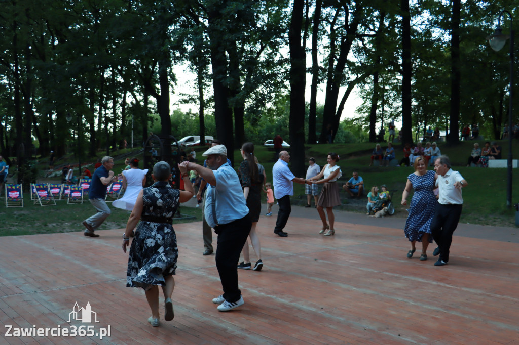 Słodkie Swing Party w Parku Miejskim w Zawierciu