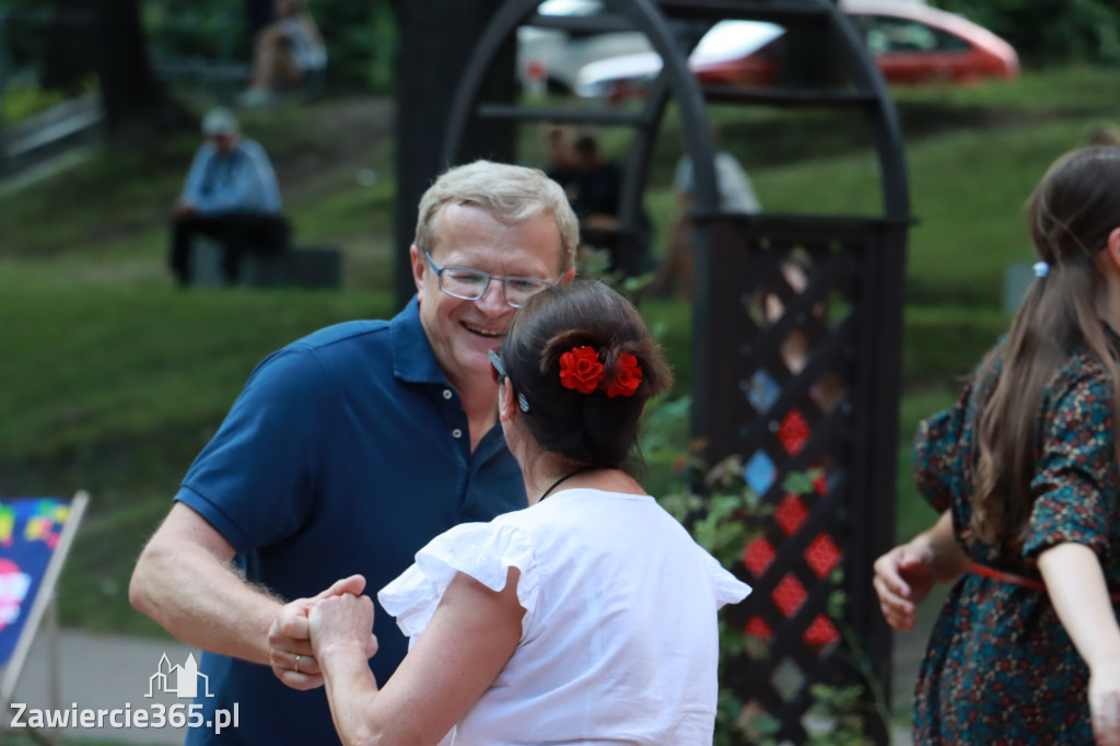 Słodkie Swing Party w Parku Miejskim w Zawierciu