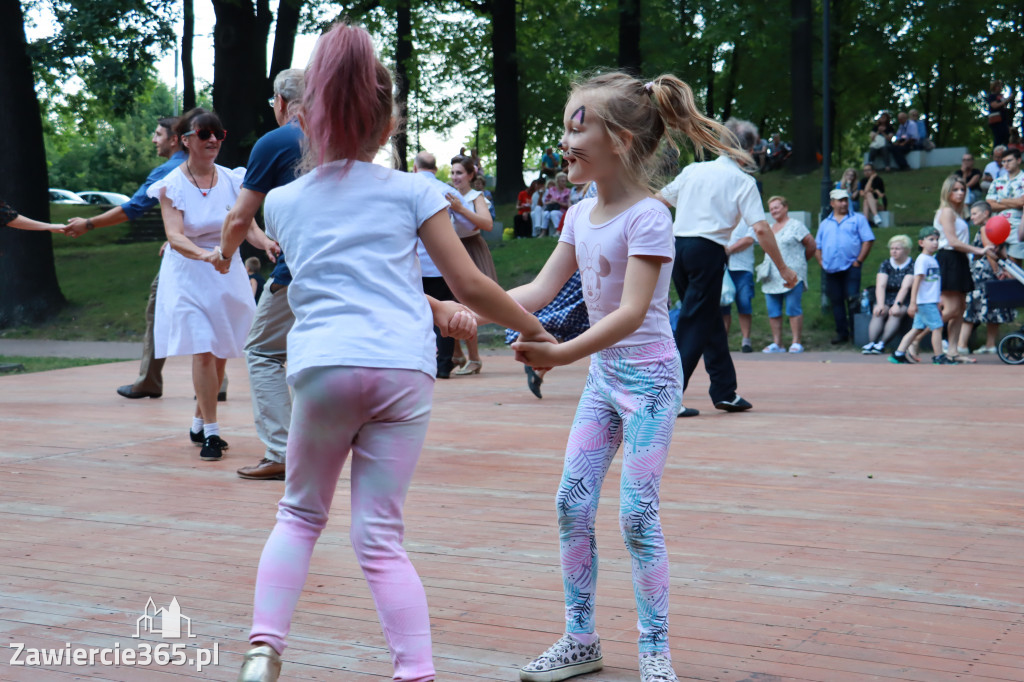 Słodkie Swing Party w Parku Miejskim w Zawierciu