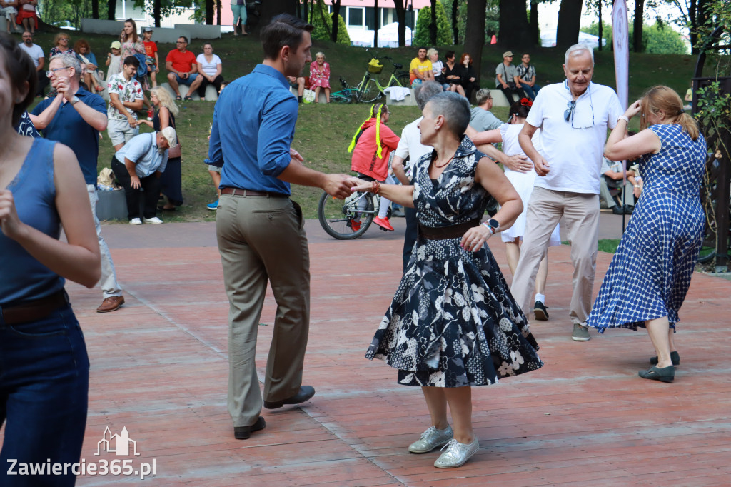 Słodkie Swing Party w Parku Miejskim w Zawierciu