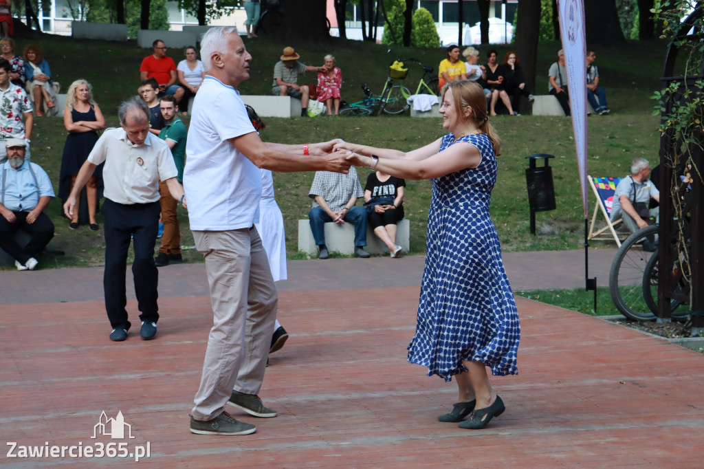 Słodkie Swing Party w Parku Miejskim w Zawierciu