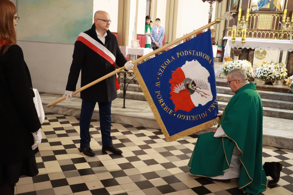 Fotorelacja - Poświęcenie Standaru Sp1 w Porębie