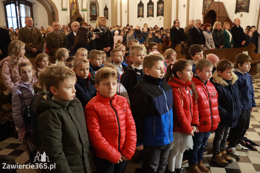 Fotorelacja - Poświęcenie Standaru Sp1 w Porębie