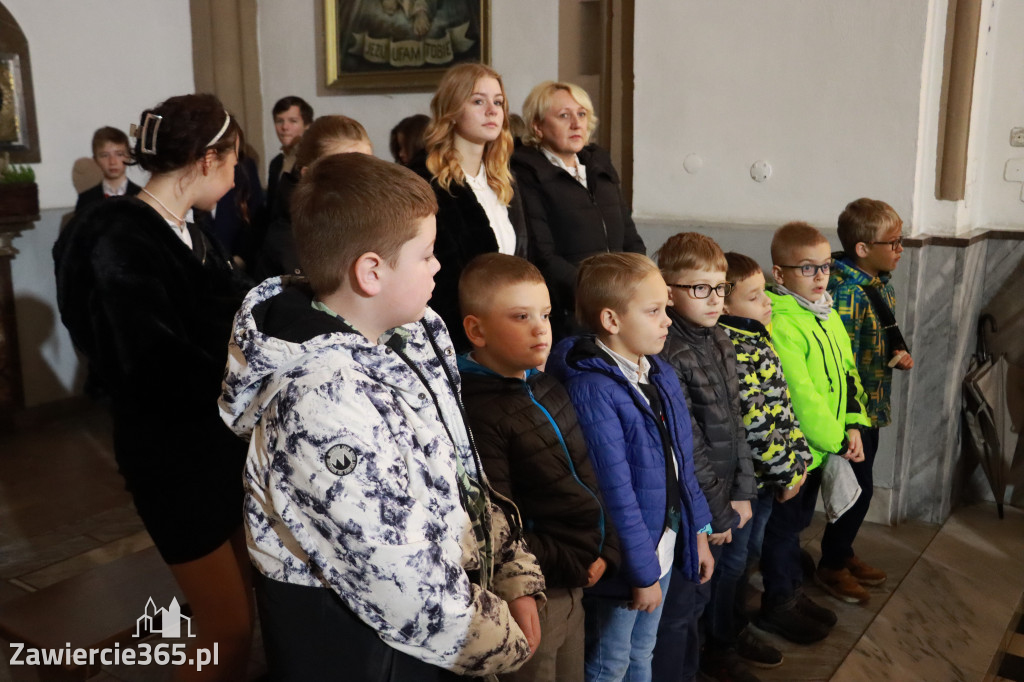 Fotorelacja - Poświęcenie Standaru Sp1 w Porębie