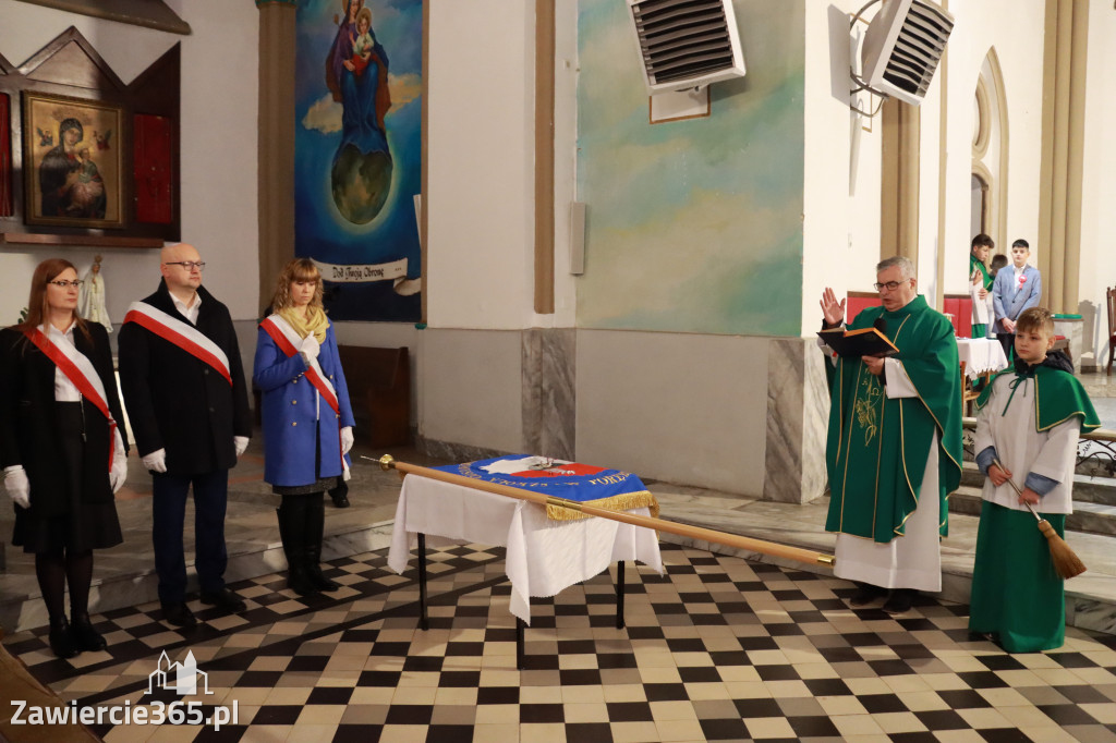 Fotorelacja - Poświęcenie Standaru Sp1 w Porębie