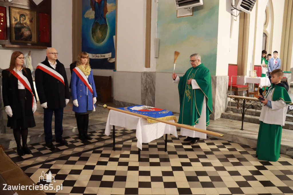Fotorelacja - Poświęcenie Standaru Sp1 w Porębie