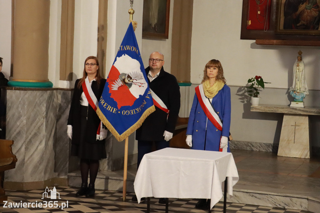 Fotorelacja - Poświęcenie Standaru Sp1 w Porębie