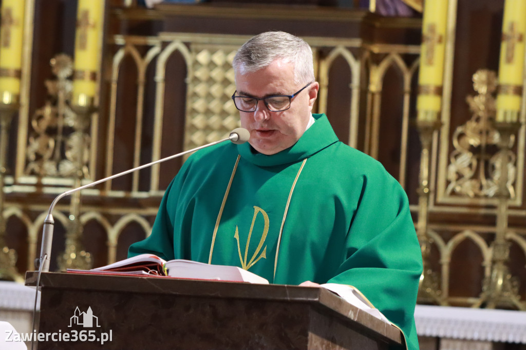 Fotorelacja - Poświęcenie Standaru Sp1 w Porębie