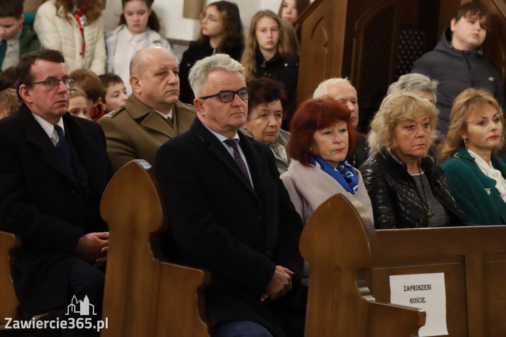 Fotorelacja - Poświęcenie Standaru Sp1 w Porębie