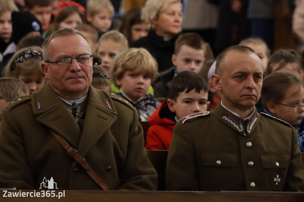 Fotorelacja - Poświęcenie Standaru Sp1 w Porębie