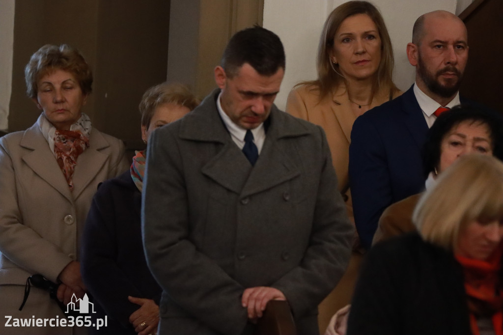 Fotorelacja - Poświęcenie Standaru Sp1 w Porębie