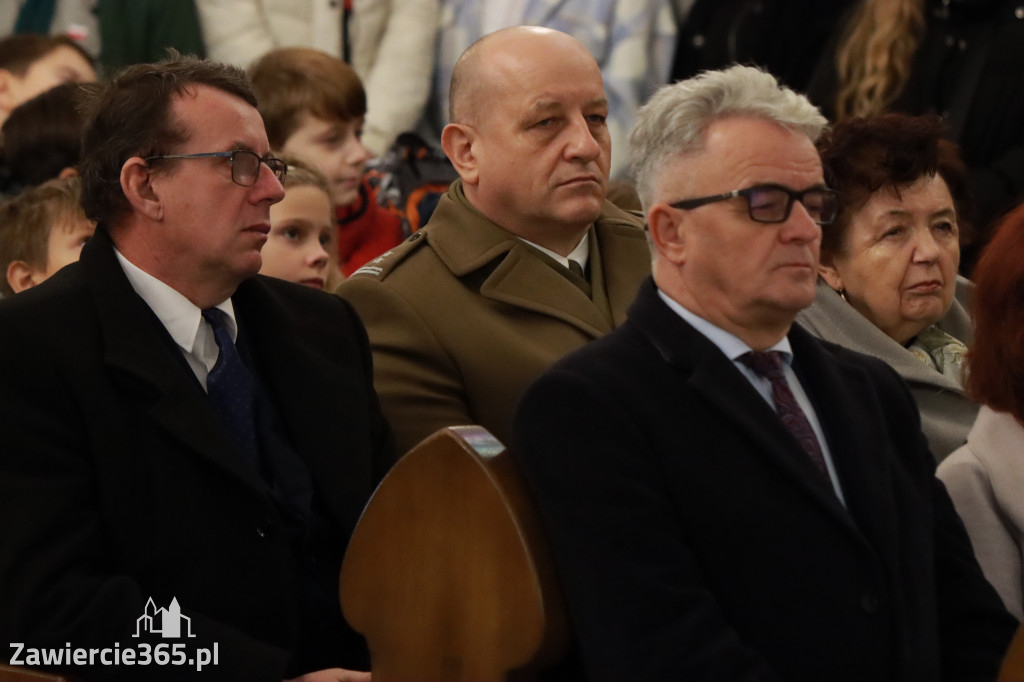 Fotorelacja - Poświęcenie Standaru Sp1 w Porębie