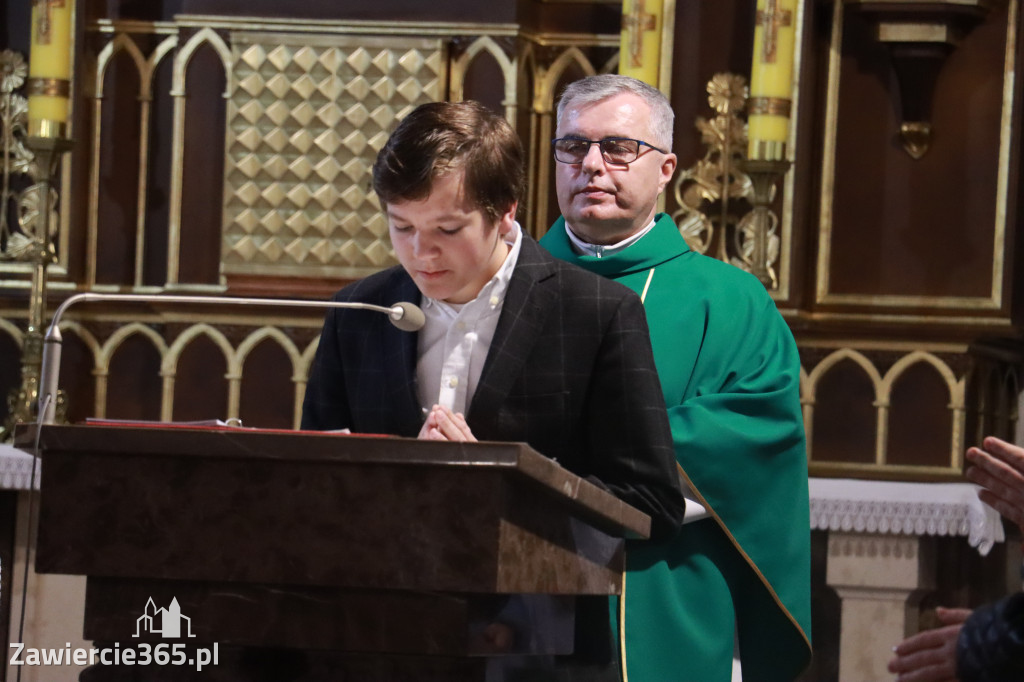Fotorelacja - Poświęcenie Standaru Sp1 w Porębie