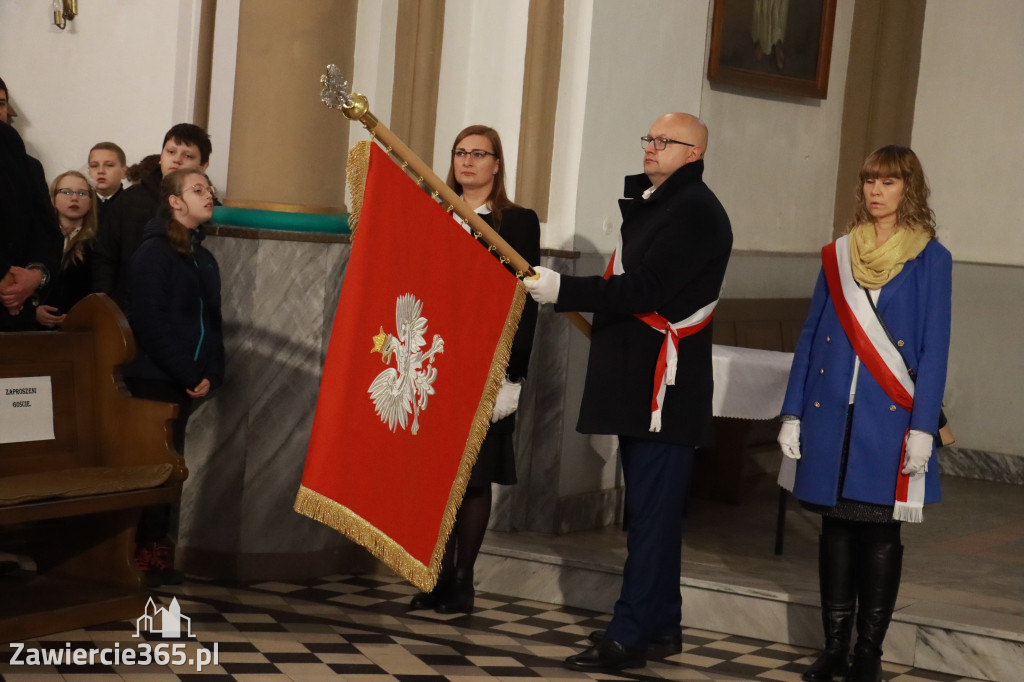 Fotorelacja - Poświęcenie Standaru Sp1 w Porębie