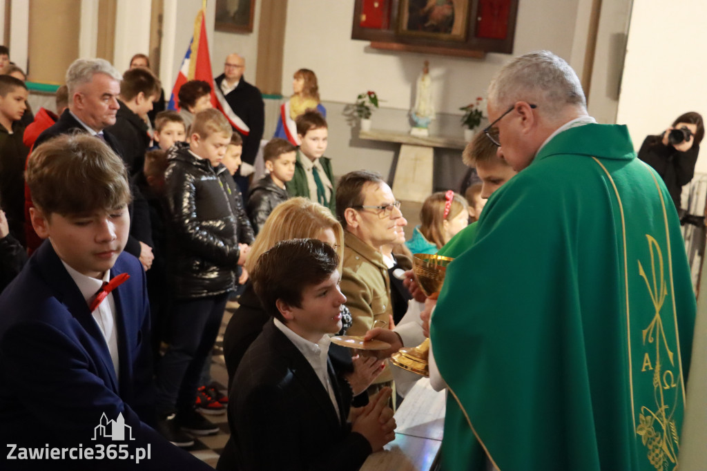 Fotorelacja - Poświęcenie Standaru Sp1 w Porębie