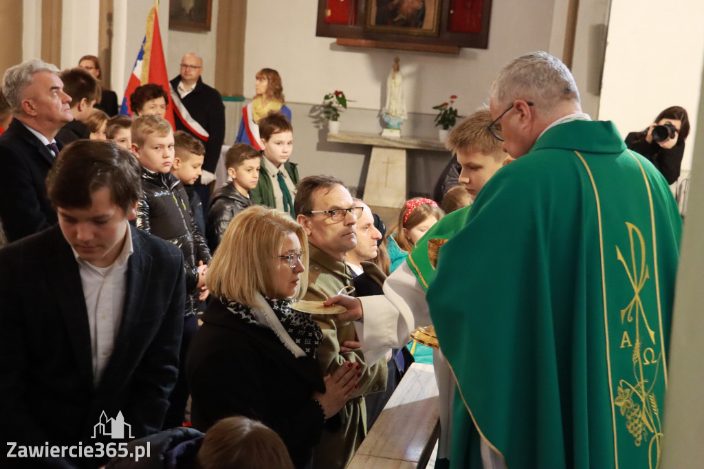 Fotorelacja - Poświęcenie Standaru Sp1 w Porębie