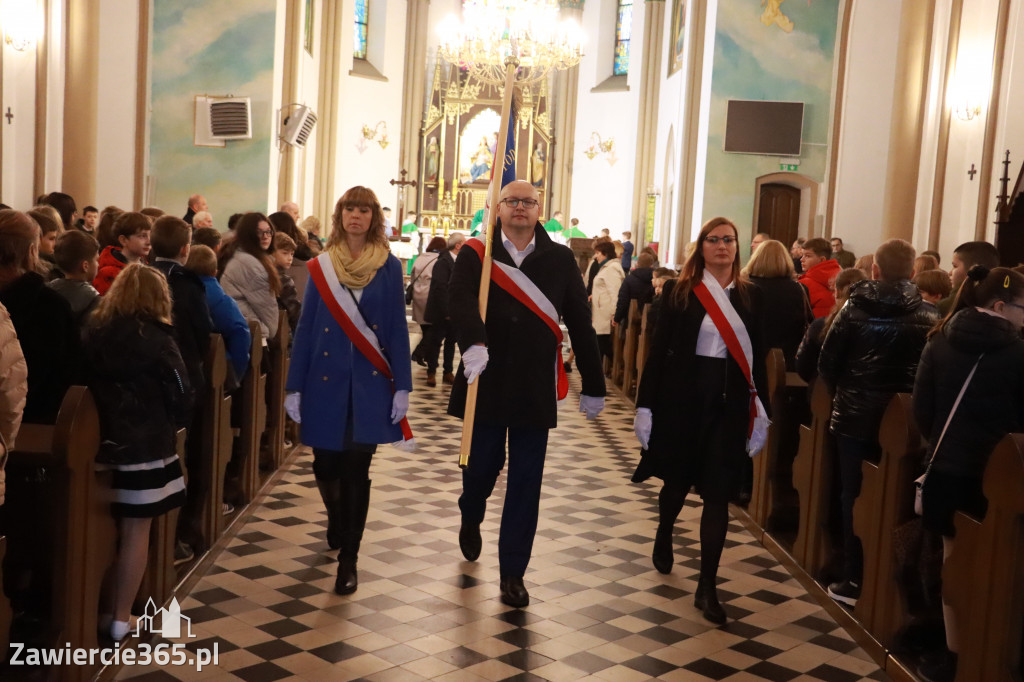 Fotorelacja - Poświęcenie Standaru Sp1 w Porębie