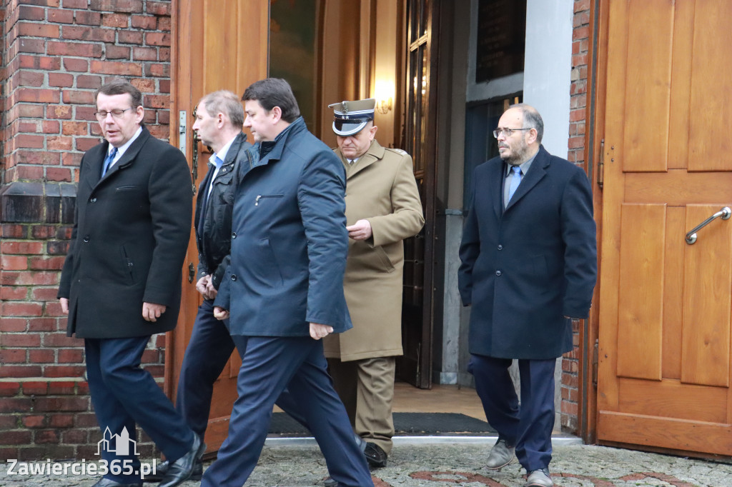 Fotorelacja - Poświęcenie Standaru Sp1 w Porębie