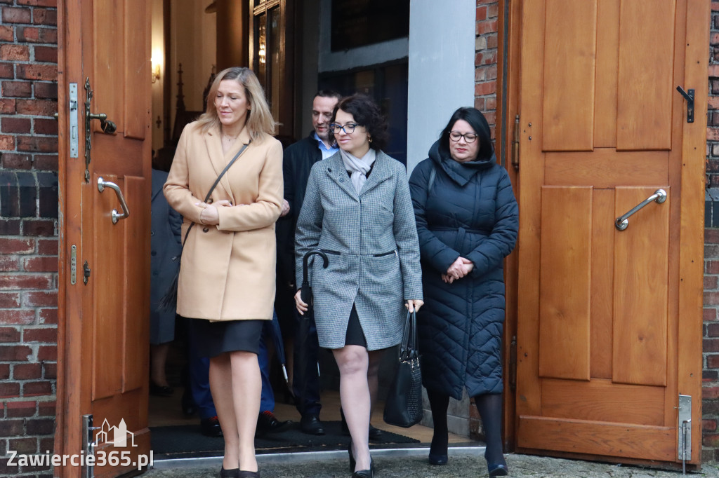 Fotorelacja - Poświęcenie Standaru Sp1 w Porębie