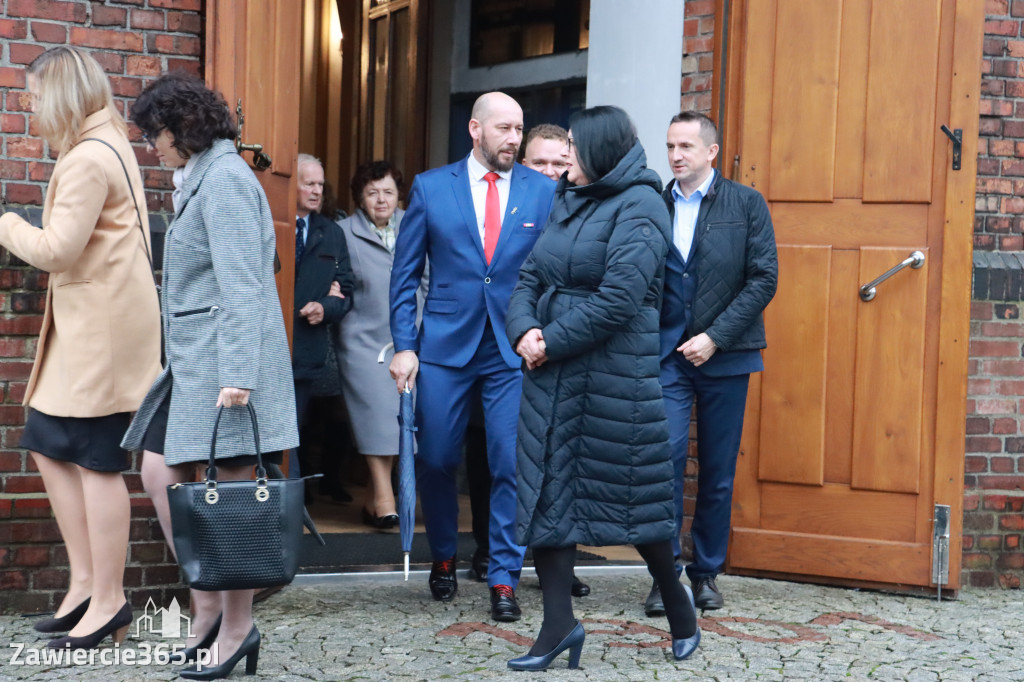 Fotorelacja - Poświęcenie Standaru Sp1 w Porębie