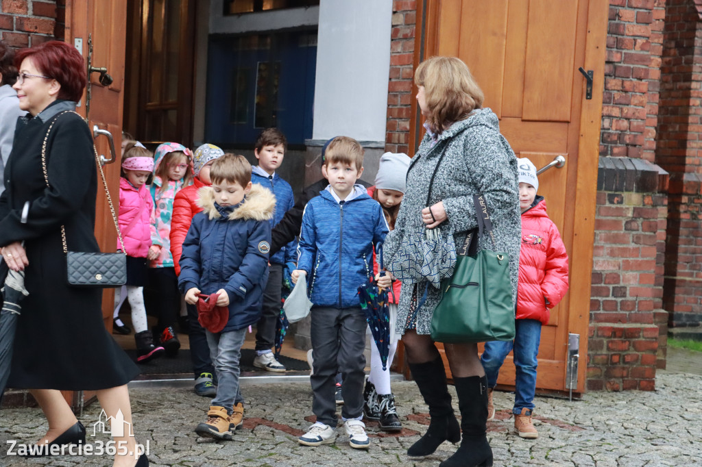 Fotorelacja - Poświęcenie Standaru Sp1 w Porębie
