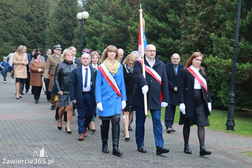 Fotorelacja - Poświęcenie Standaru Sp1 w Porębie