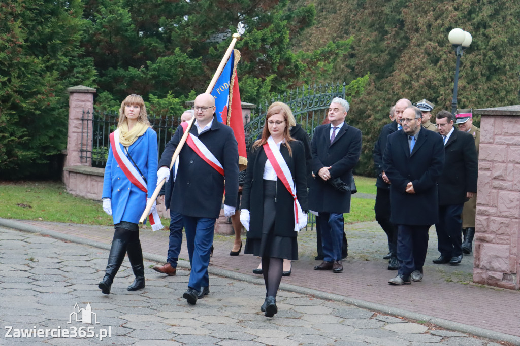 Fotorelacja - Poświęcenie Standaru Sp1 w Porębie