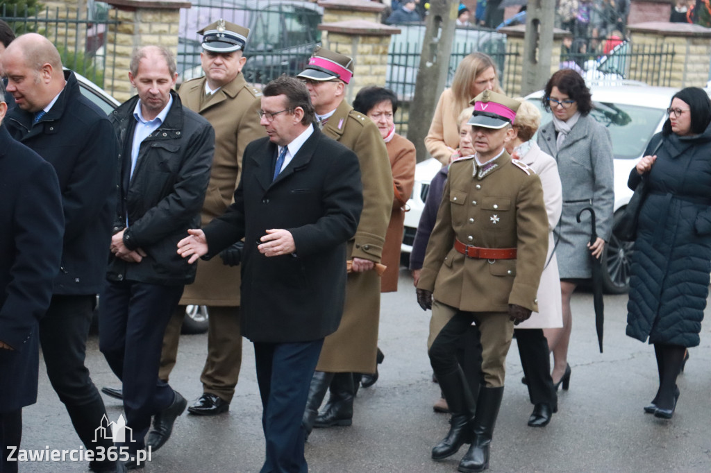 Fotorelacja - Poświęcenie Standaru Sp1 w Porębie