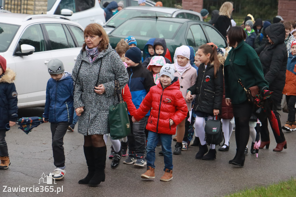 Fotorelacja - Poświęcenie Standaru Sp1 w Porębie