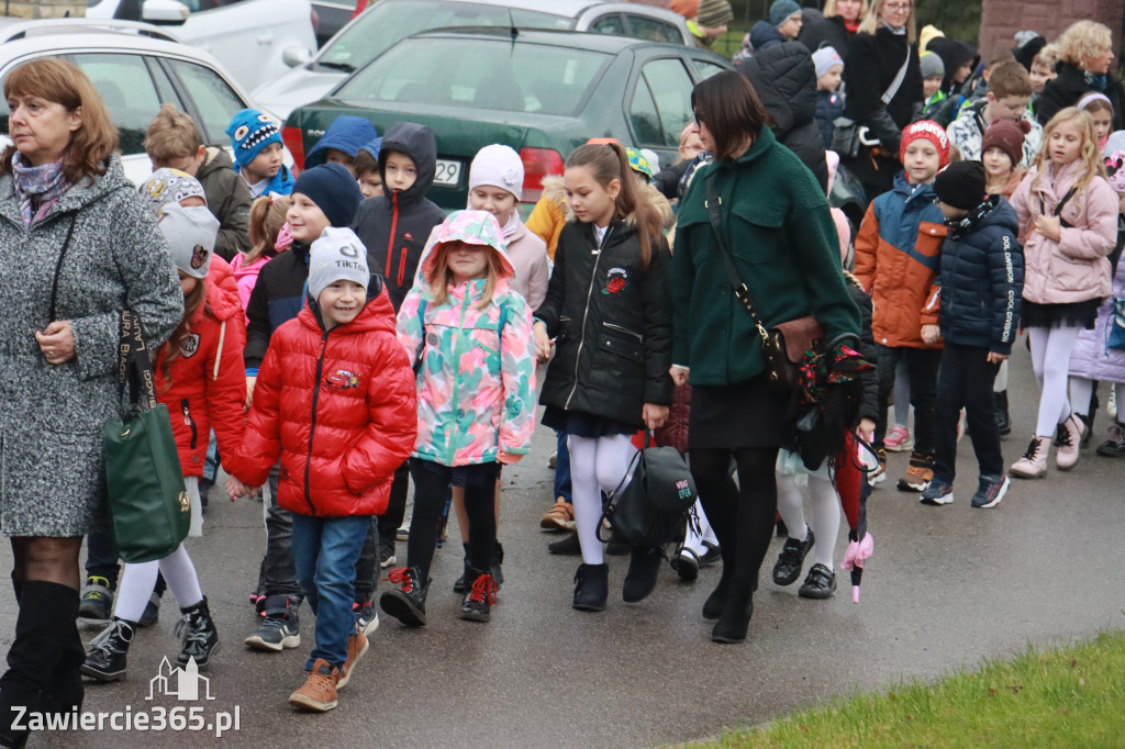 Fotorelacja - Poświęcenie Standaru Sp1 w Porębie