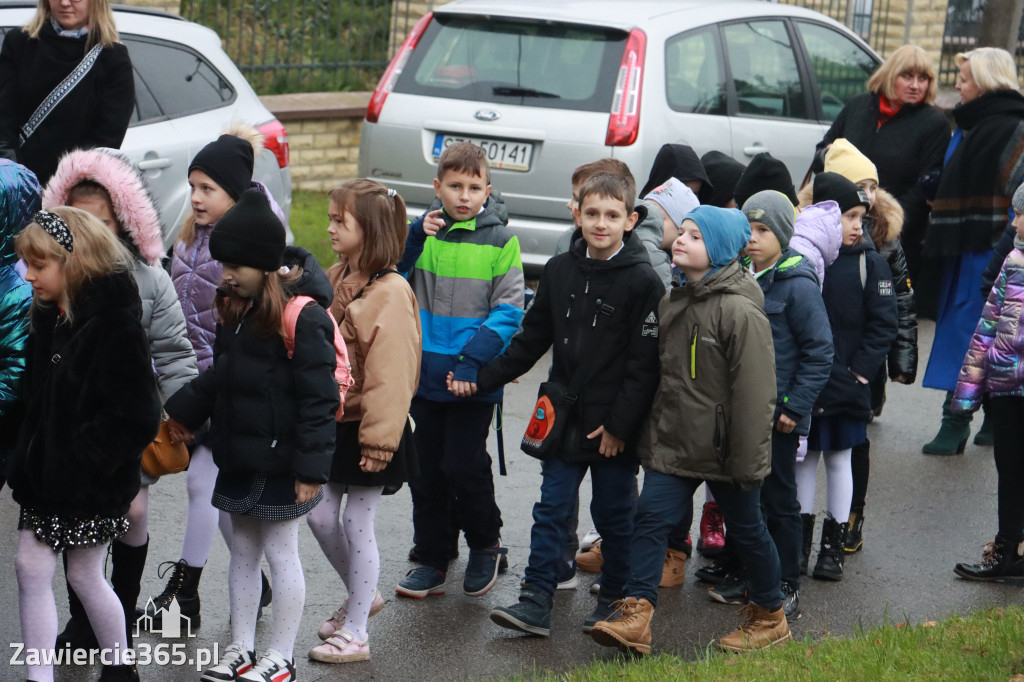 Fotorelacja - Poświęcenie Standaru Sp1 w Porębie