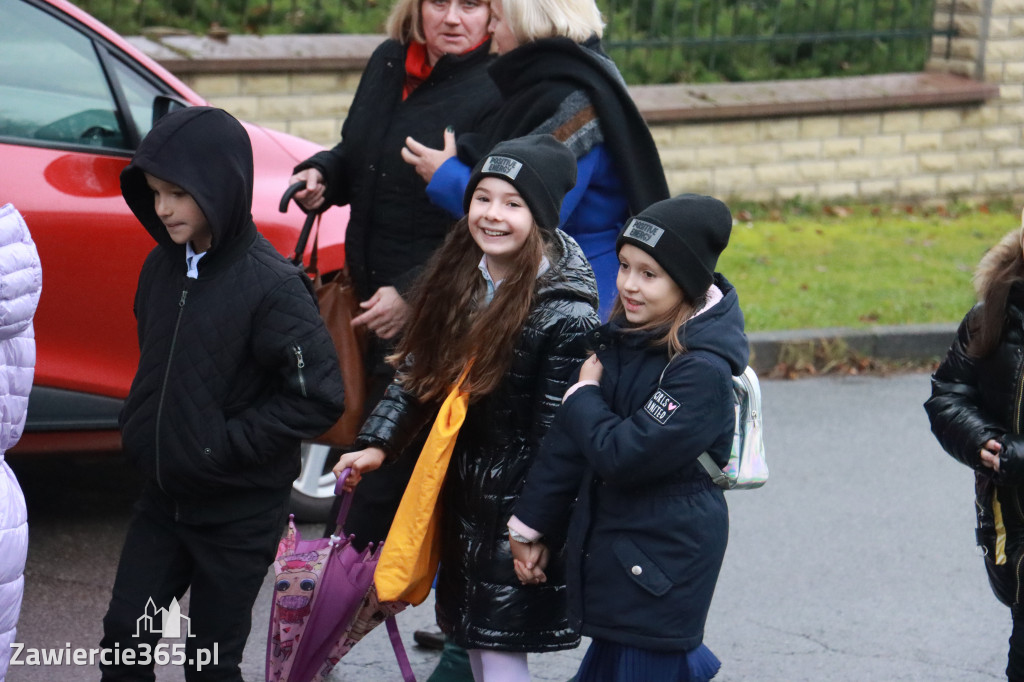 Fotorelacja - Poświęcenie Standaru Sp1 w Porębie