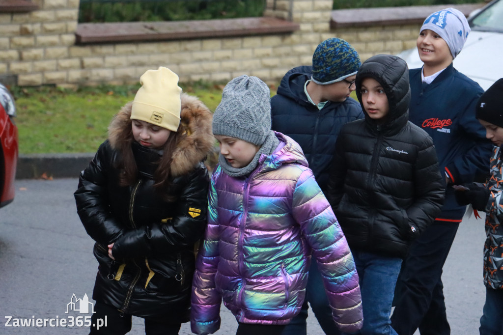 Fotorelacja - Poświęcenie Standaru Sp1 w Porębie