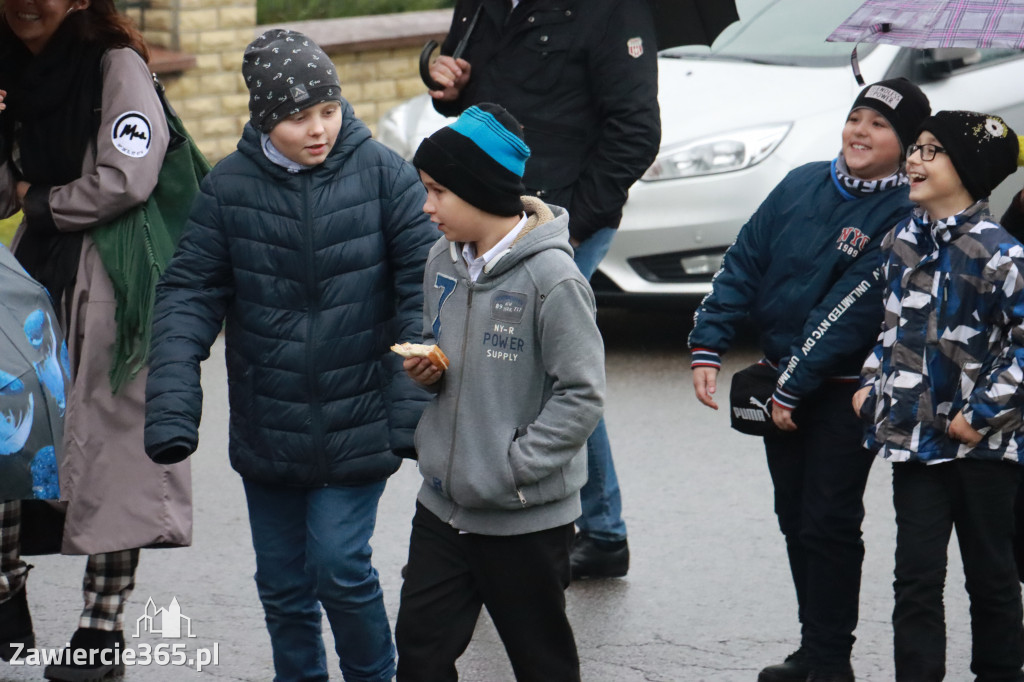 Fotorelacja - Poświęcenie Standaru Sp1 w Porębie