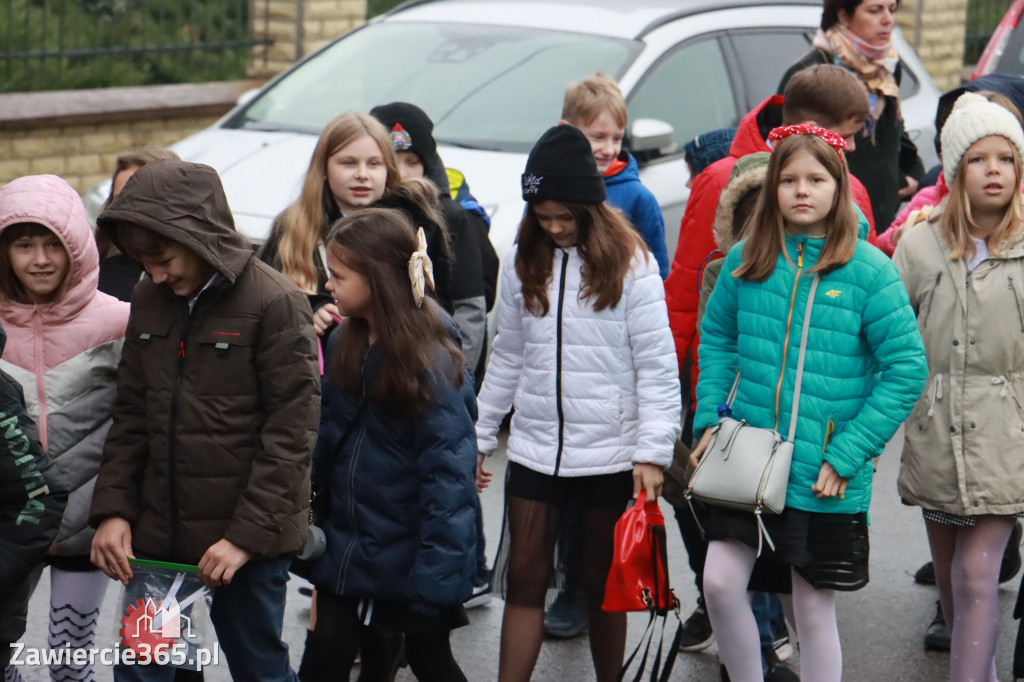 Fotorelacja - Poświęcenie Standaru Sp1 w Porębie
