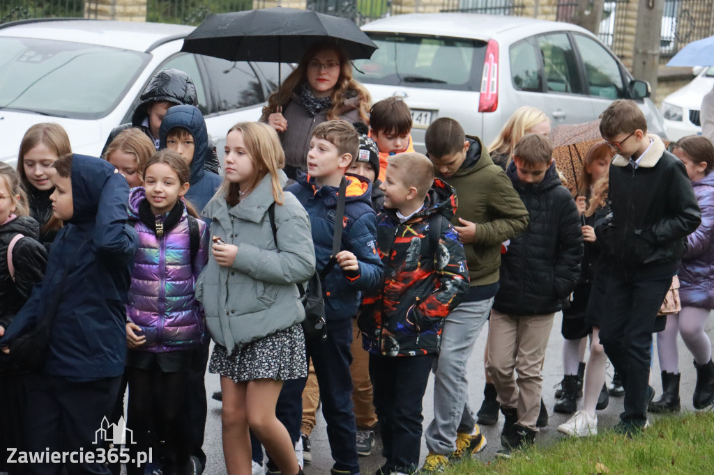 Fotorelacja - Poświęcenie Standaru Sp1 w Porębie