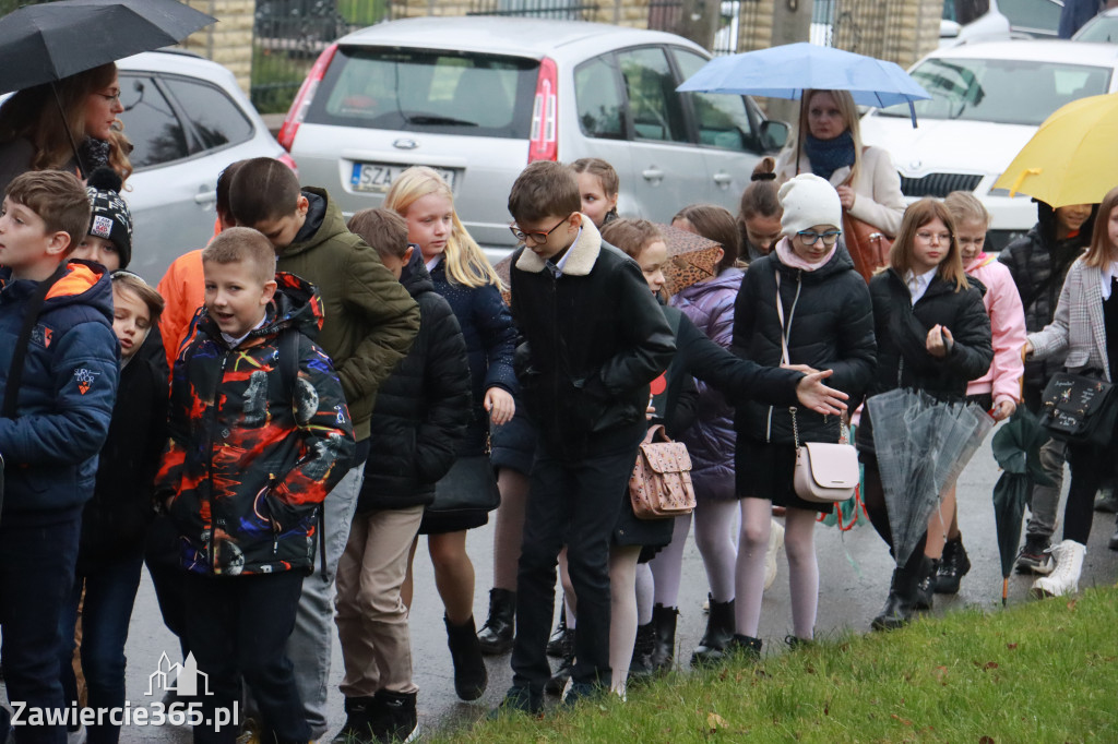 Fotorelacja - Poświęcenie Standaru Sp1 w Porębie