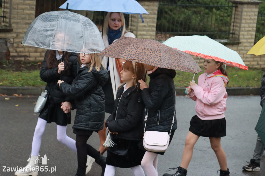Fotorelacja - Poświęcenie Standaru Sp1 w Porębie