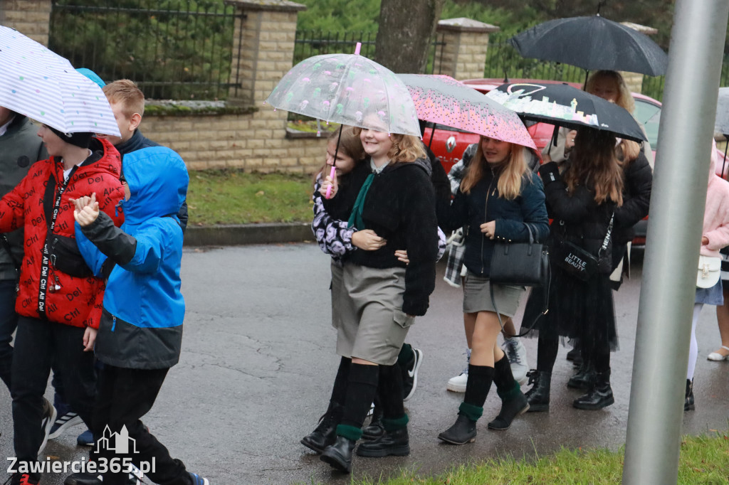 Fotorelacja - Poświęcenie Standaru Sp1 w Porębie