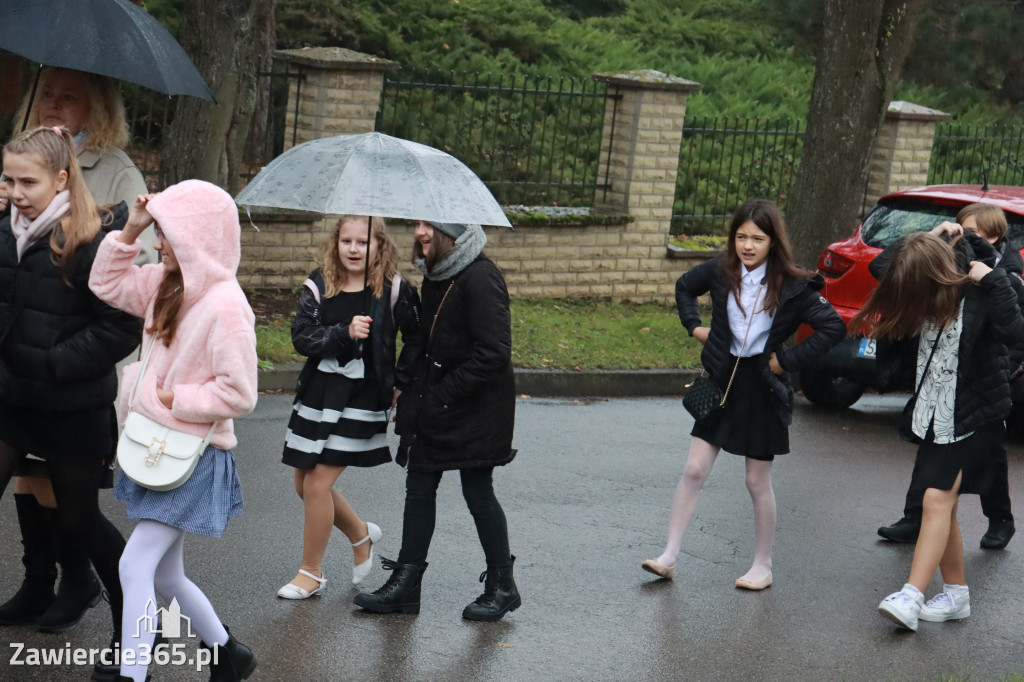 Fotorelacja - Poświęcenie Standaru Sp1 w Porębie