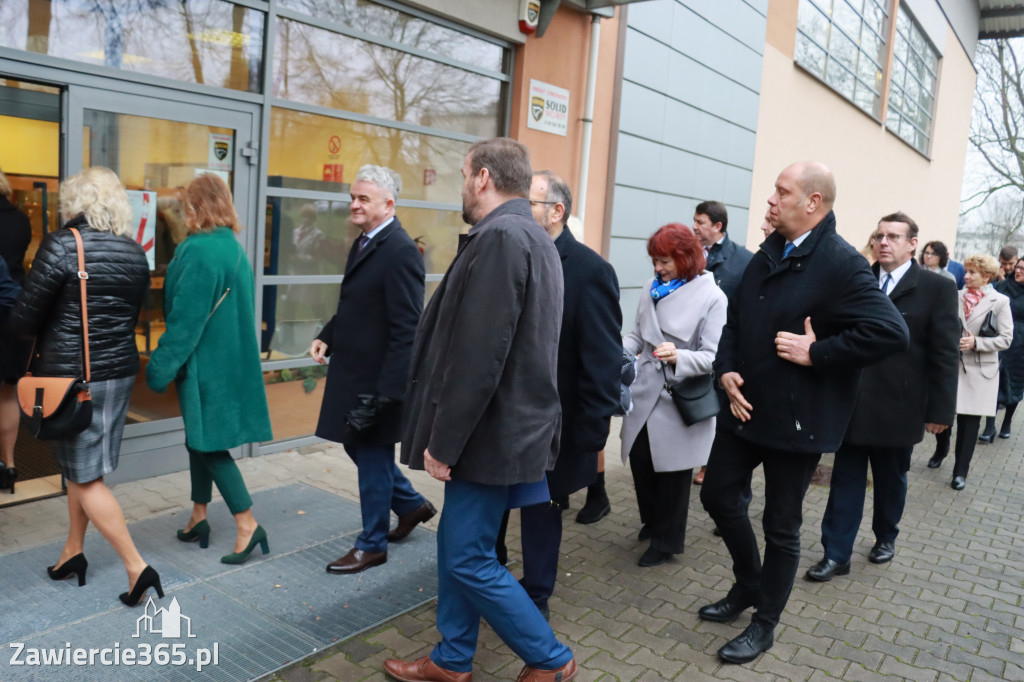 Fotorelacja - Poświęcenie Standaru Sp1 w Porębie