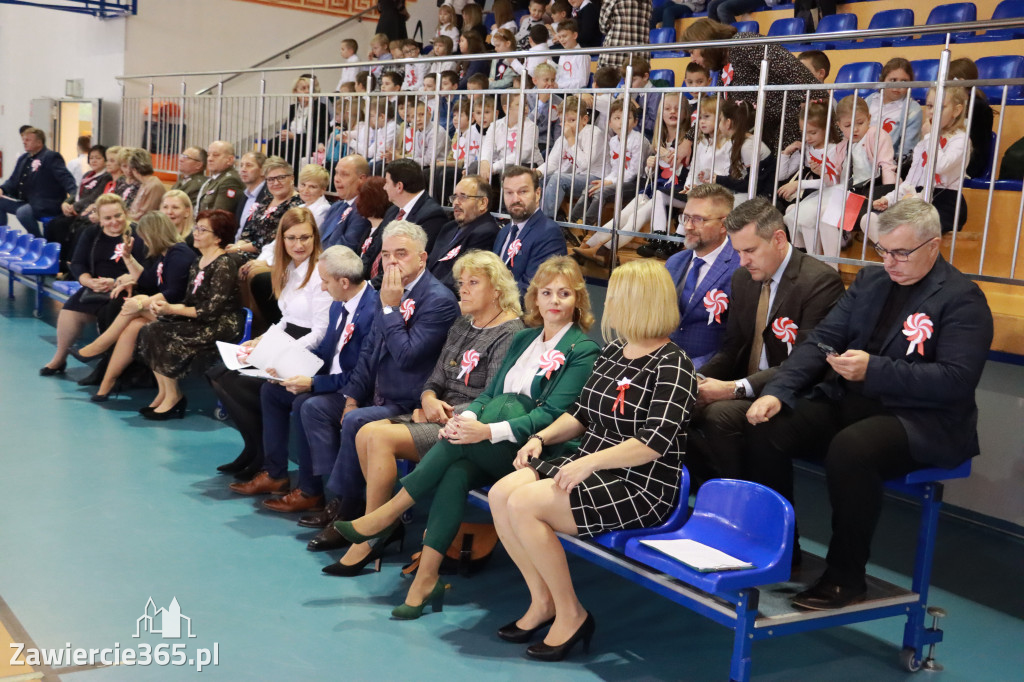 FOTORELACJA - Uroczystość Nadania Sztandaru Sp1 Poręba