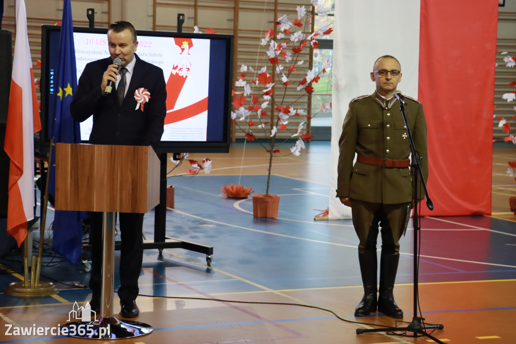 FOTORELACJA - Uroczystość Nadania Sztandaru Sp1 Poręba