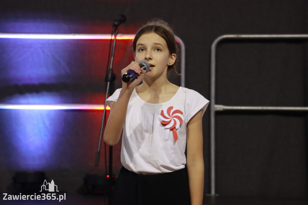 FOTORELACJA - Uroczystość Nadania Sztandaru Sp1 Poręba