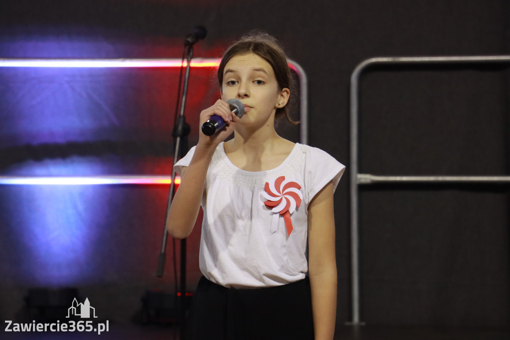 FOTORELACJA - Uroczystość Nadania Sztandaru Sp1 Poręba