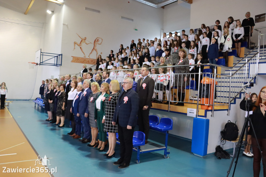 FOTORELACJA - Uroczystość Nadania Sztandaru Sp1 Poręba