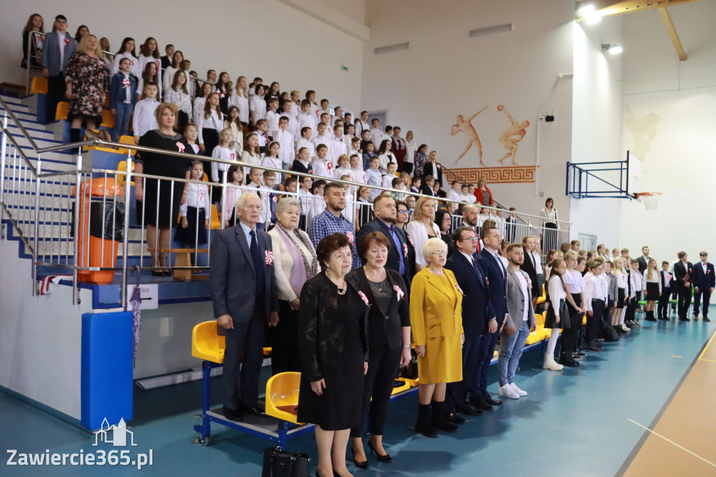 FOTORELACJA - Uroczystość Nadania Sztandaru Sp1 Poręba