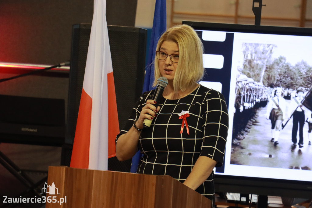 FOTORELACJA - Uroczystość Nadania Sztandaru Sp1 Poręba