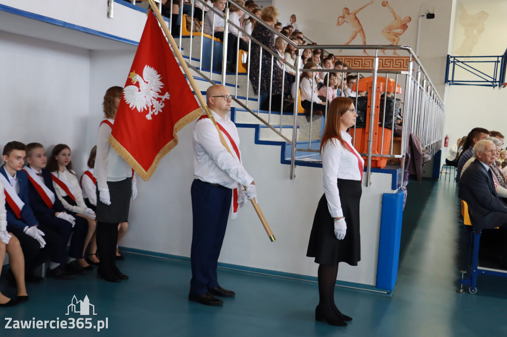 FOTORELACJA - Uroczystość Nadania Sztandaru Sp1 Poręba